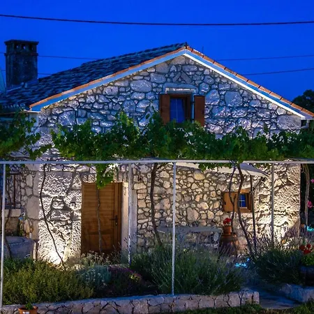 Traditional Stone House St.anton Hébergement de vacances Malinska